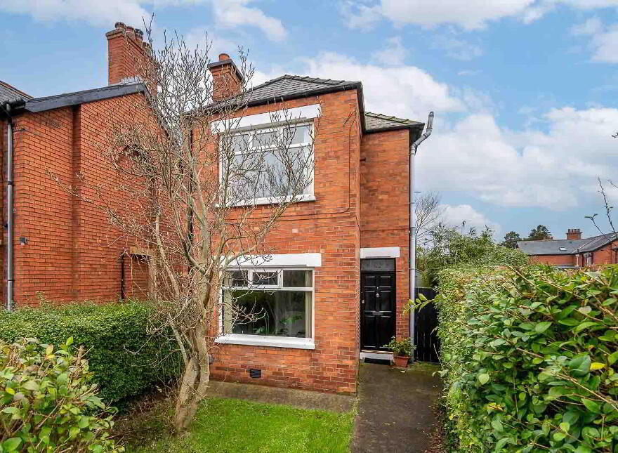 1 Loopland Crescent, Belfast, BT6 9EE photo