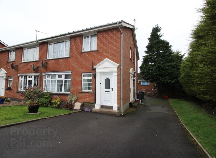 38b Dundonald Heights, Dundonald, Belfast, BT16 1XL photo