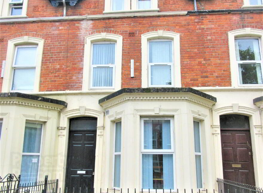 Two Great Apartments, 109 University Avenue, Queens Quarter, Belfast, BT7 1GX photo