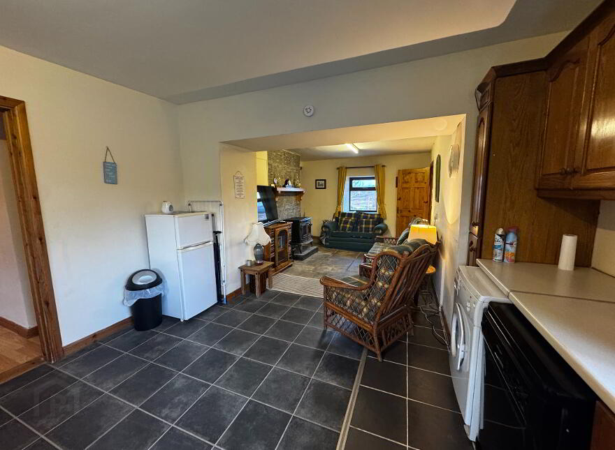 Garrydene Cottage, Meenacharvy, Carrick, F94N2P8