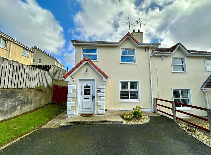 4 Lisgarvagh, Lislea, Newry, BT35 9JZ photo