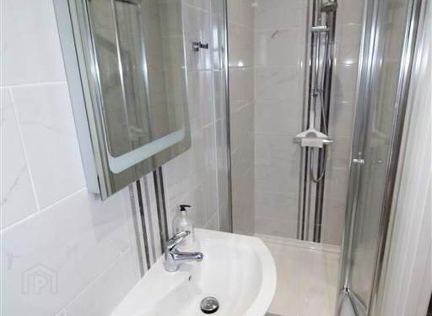 Apt 3, 84 Shore Road, Greenisland, Carrickfergus, BT38 8UE