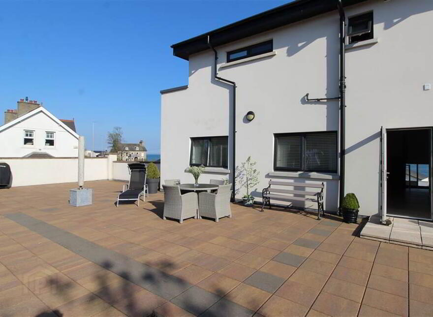 Apt 3, 84 Shore Road, Greenisland, Carrickfergus, BT38 8UE