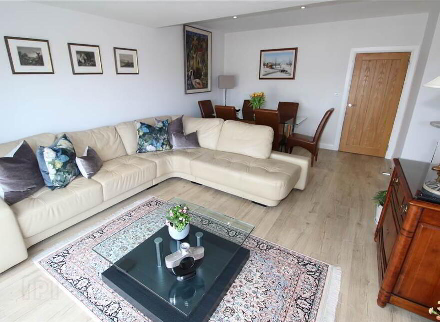 Apt 3, 84 Shore Road, Greenisland, Carrickfergus, BT38 8UE
