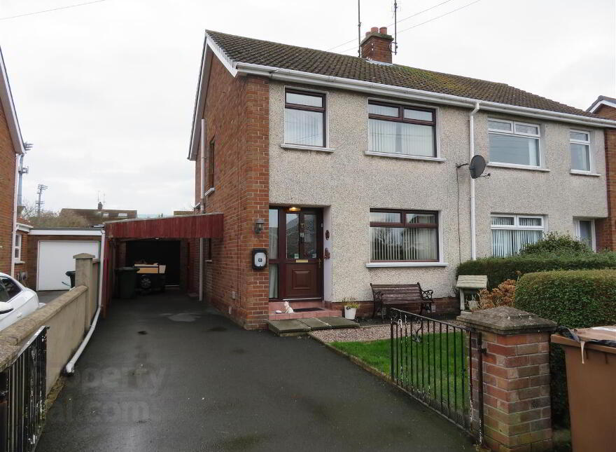 8 Margretta Park, Lurgan, Craigavon, BT66 8LB photo