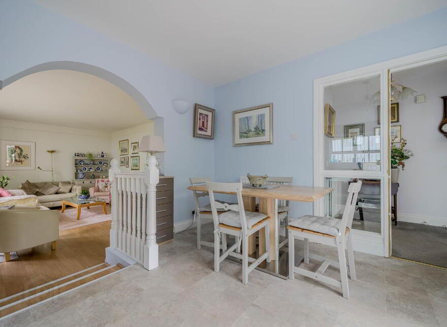 APT 4, Wood Lodge, Croft Road, Holywood, BT18 0QB