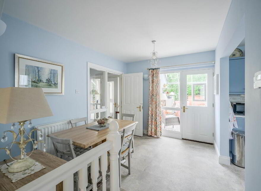 APT 4, Wood Lodge, Croft Road, Holywood, BT18 0QB