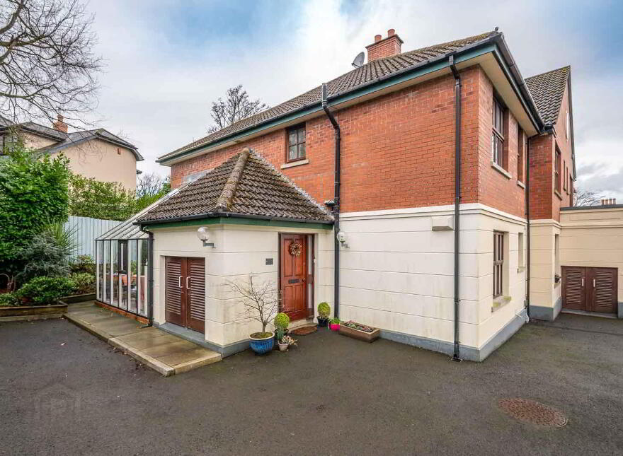 APT 4, Wood Lodge, Croft Road, Holywood, BT18 0QB