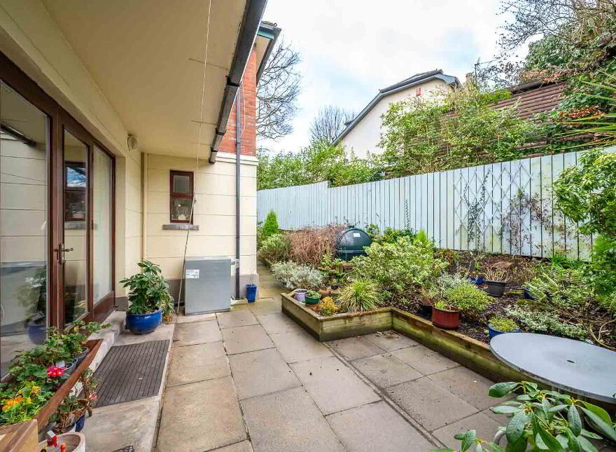 APT 4, Wood Lodge, Croft Road, Holywood, BT18 0QB
