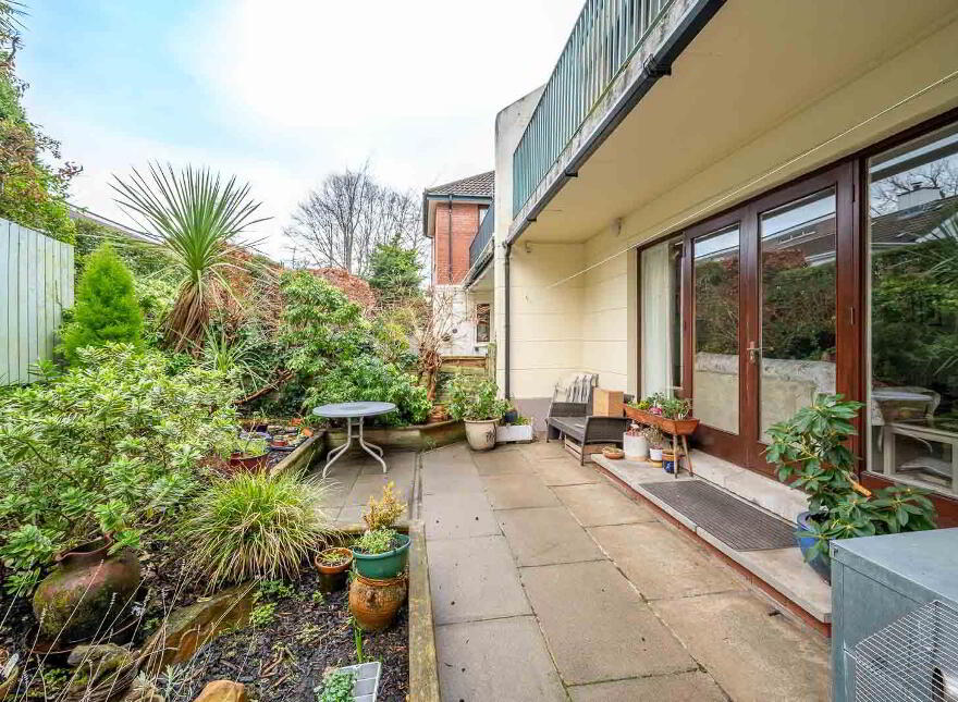 APT 4, Wood Lodge, Croft Road, Holywood, BT18 0QB