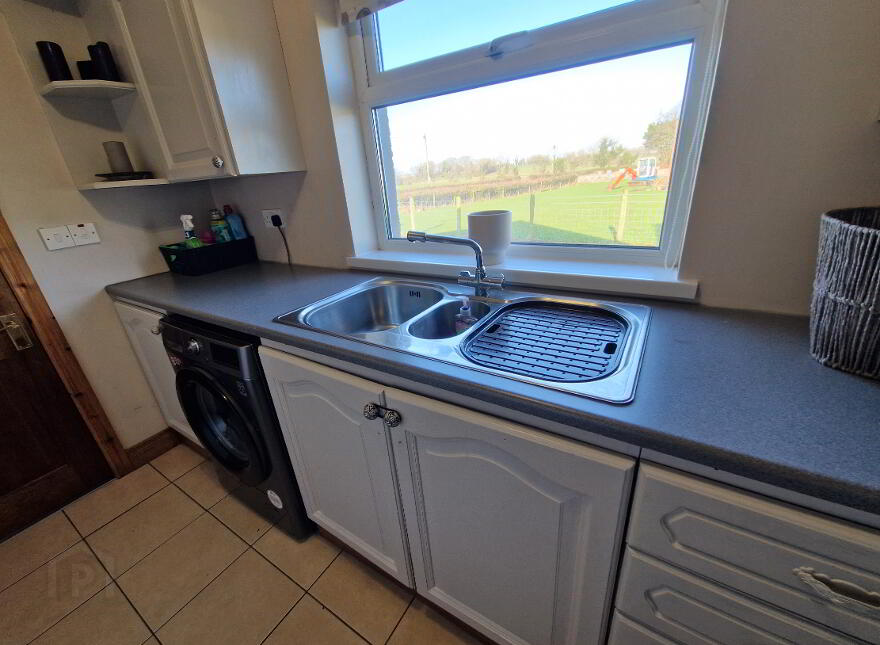 27 Thornhill Road, Antrim, BT41 2LH