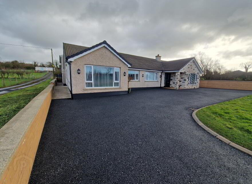 27 Thornhill Road, Antrim, BT41 2LH