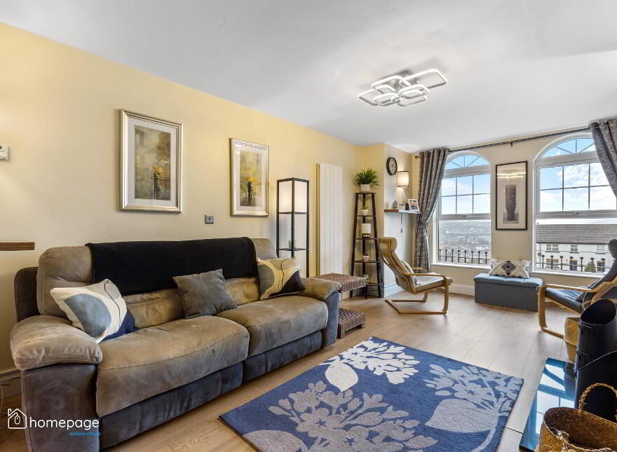 8 Foxhill, Waterside, Derry / Londonderry, BT47 2TN