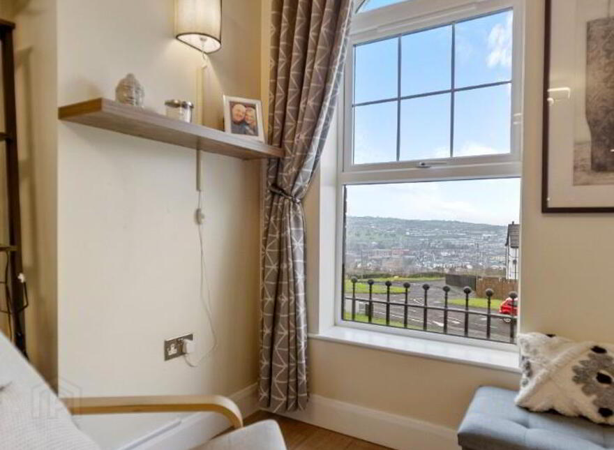 8 Foxhill, Waterside, Derry / Londonderry, BT47 2TN