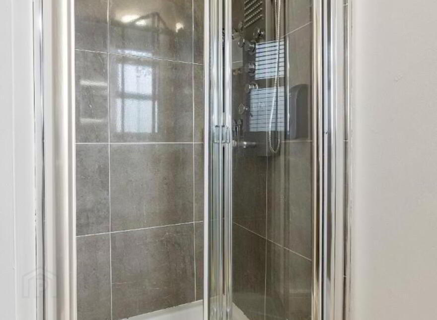 8 Foxhill, Waterside, Derry / Londonderry, BT47 2TN