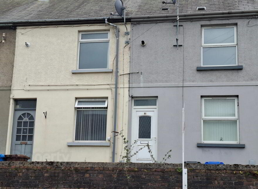 33  Bank Road, Larne, BT40 3AJ photo