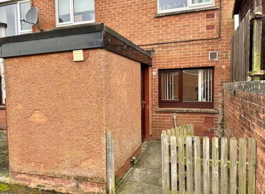 187 Glenowen Park, Derry, BT48 0LT photo