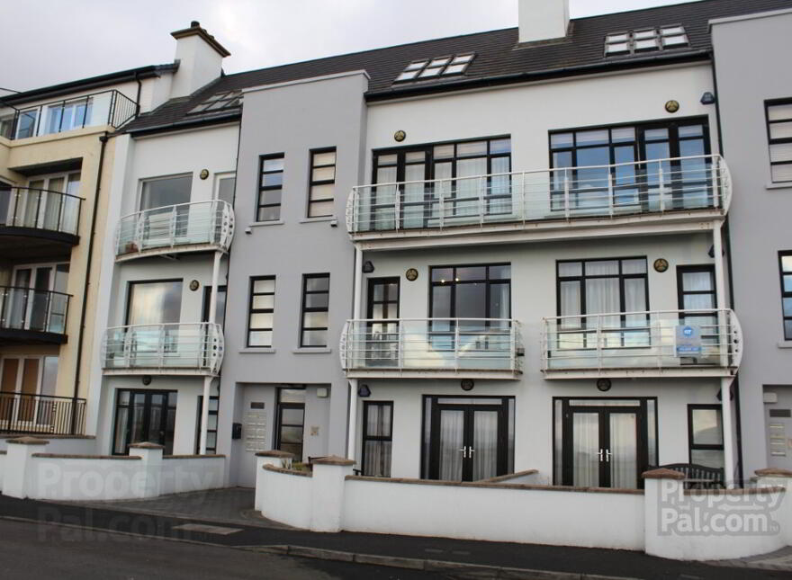 Student Let 25/26, 1 Heathmount Hall, Portstewart, BT55 7RA photo