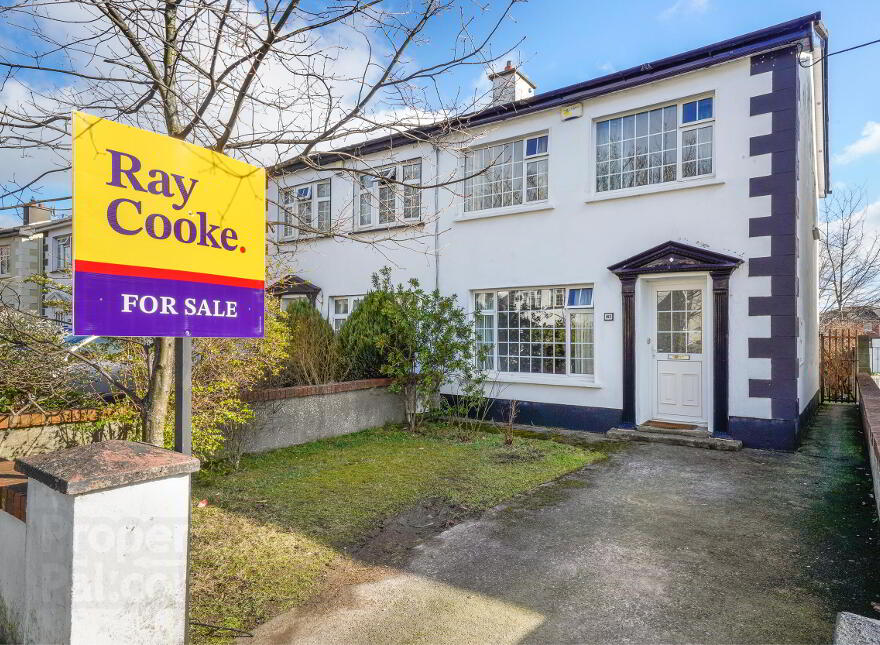 182 Palmerstown Woods, Clondalkin, Dublin, D22XP26 photo