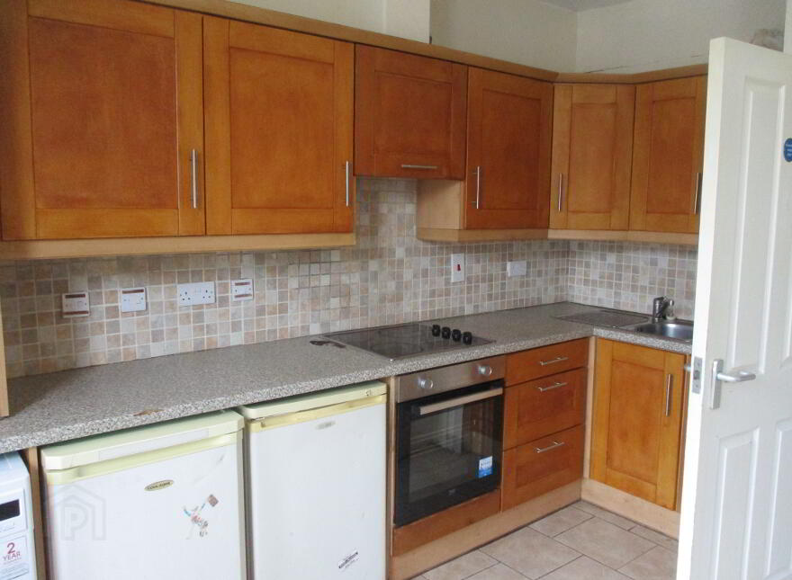 Upstairs Apartment, 68B University Avenue, Queens Quarter, Belfast, BT7 1GY