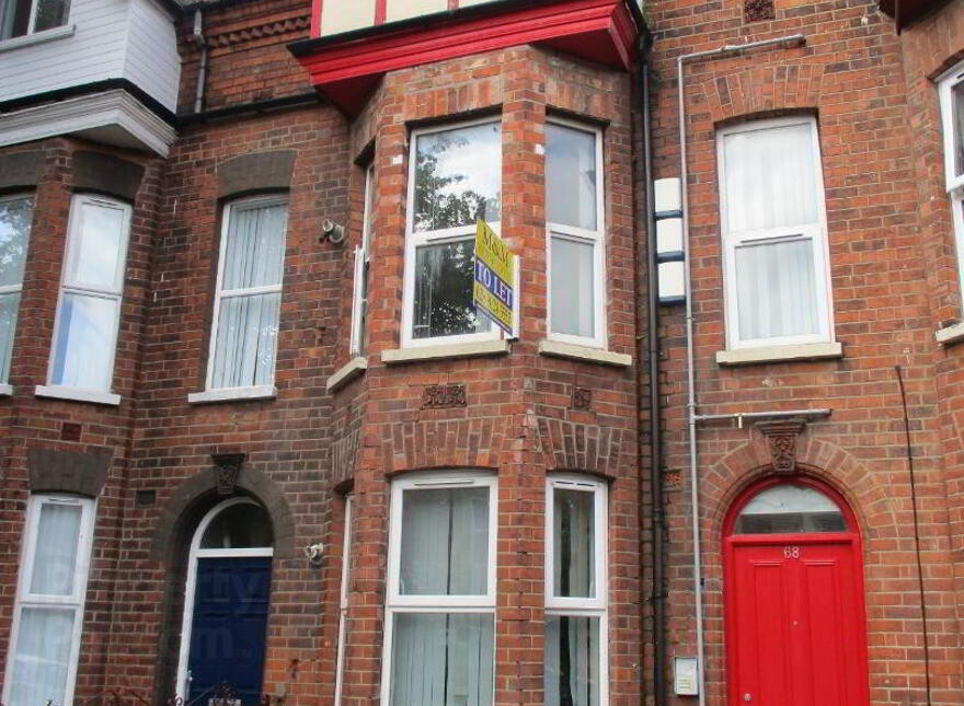 Upstairs Apartment, 68b University Avenue, Belfast, BT7 1GY photo