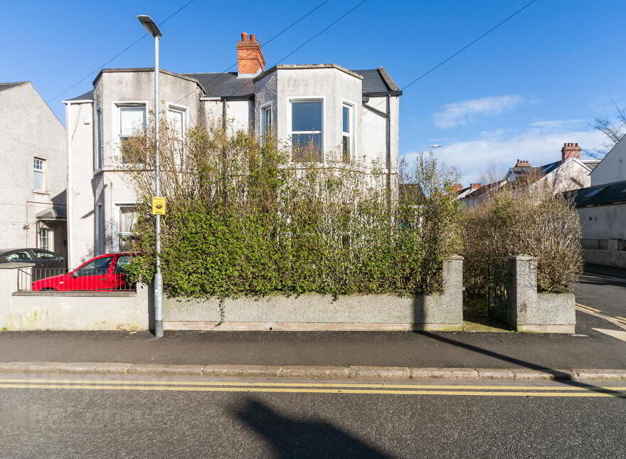 31 Belmont Church Road, Belfast, BT4 3FF photo