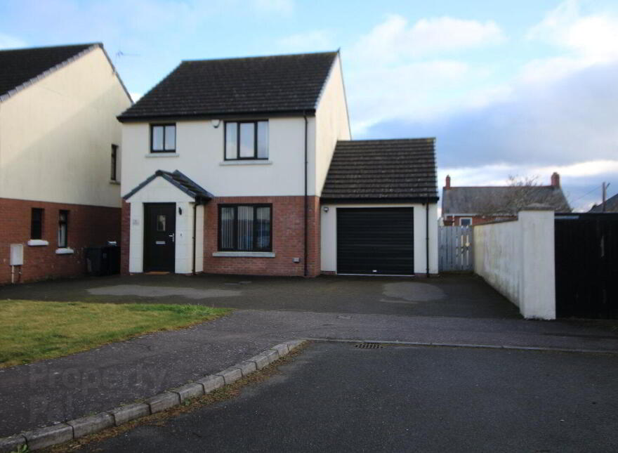 9 Windmill Court, Carrickfergus, BT38 8ZW photo