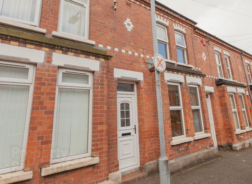 38 Meadowbank Place, Lisburn Road, South Belfast, Belfast, BT9 7FF photo