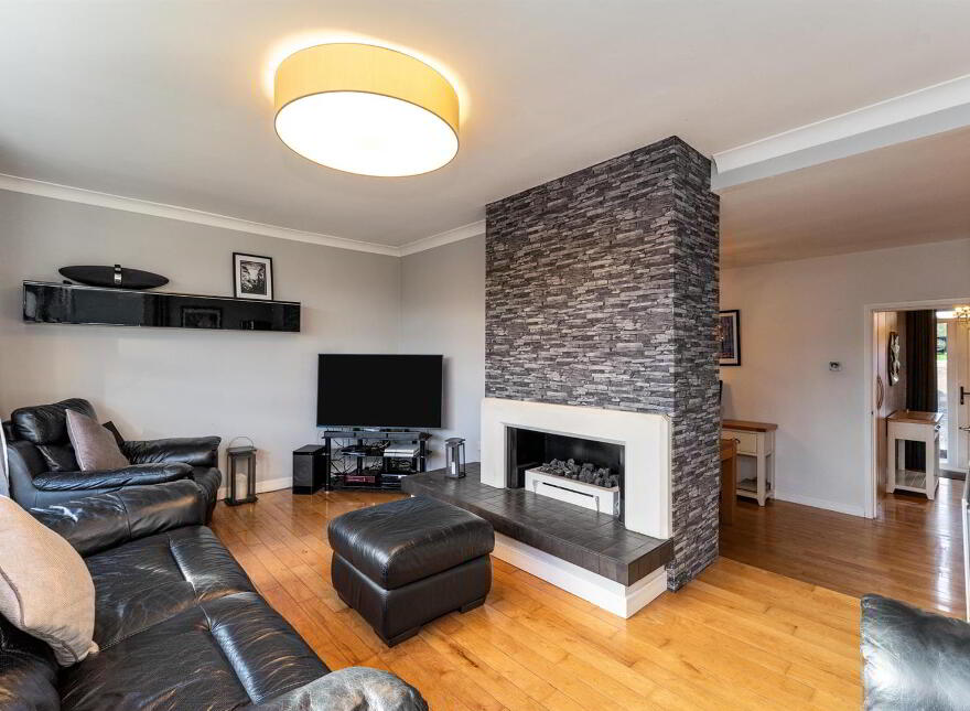 16 Londonderry Gardens, Comber, Newtownards, BT23 5EZ