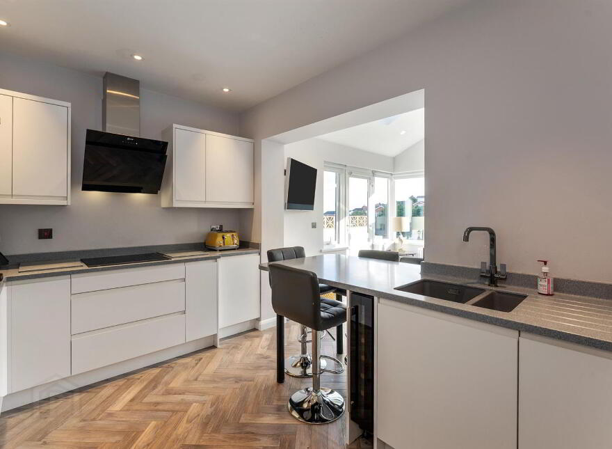 16 Londonderry Gardens, Comber, Newtownards, BT23 5EZ