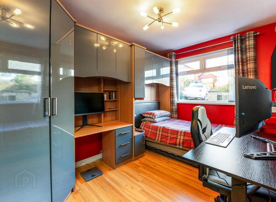 16 Londonderry Gardens, Comber, Newtownards, BT23 5EZ