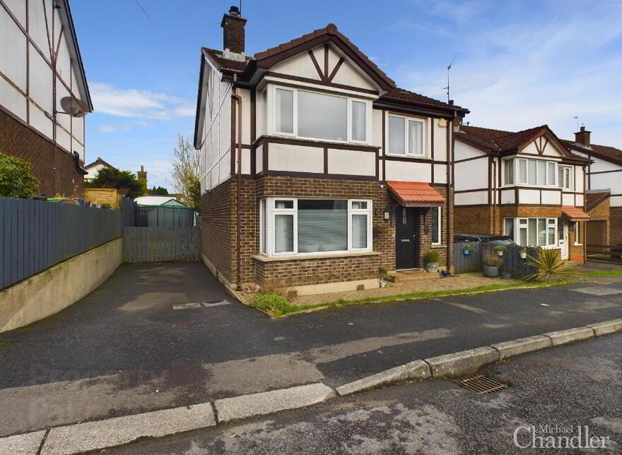 6 Finsbury Drive, Cairnshill Road, Belfast, BT8 6GY photo