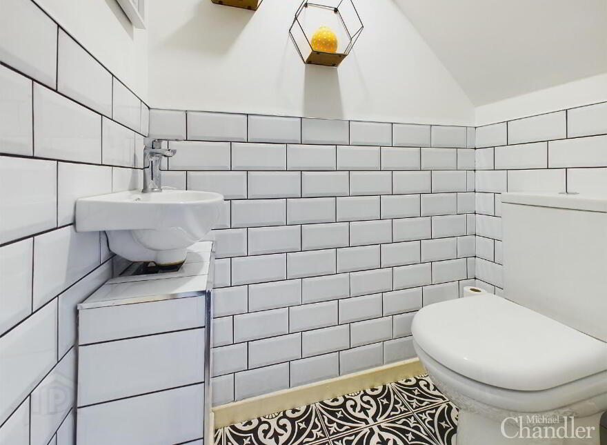 6 Finsbury Drive, Cairnshill Road, Belfast, BT8 6GY