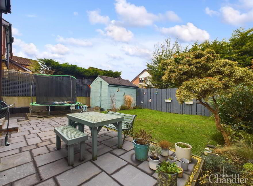 6 Finsbury Drive, Cairnshill Road, Belfast, BT8 6GY