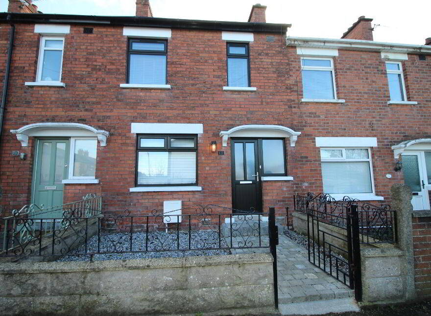 111 Ravenhill Gardens, Belfast, BT6 8GQ photo