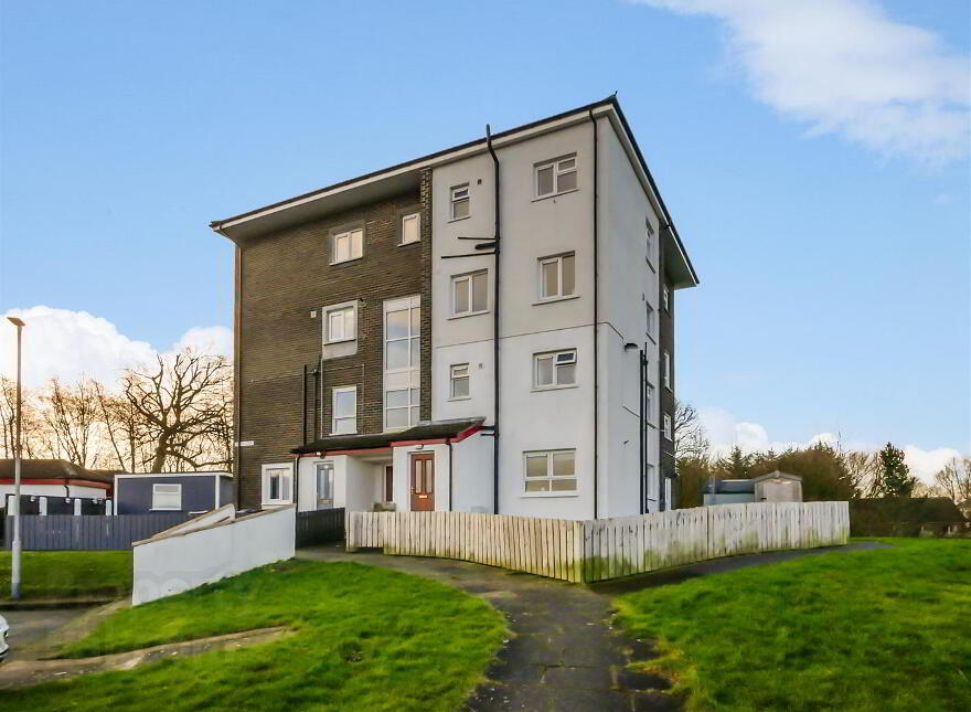 21c South Crescent, Belvoir Park, Belfast, BT8 7EH photo