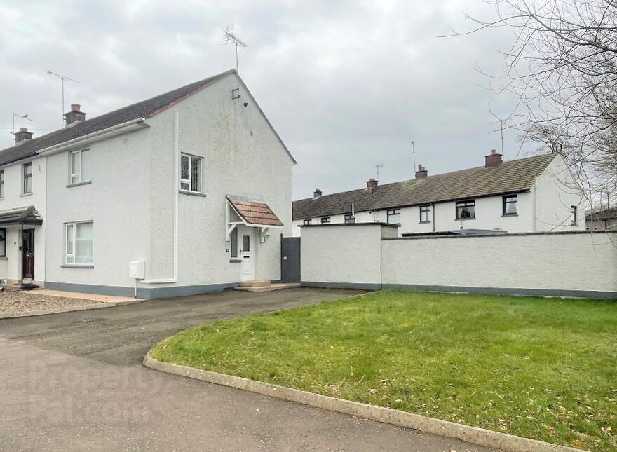 26 Braidwater Gardens, Broughshane, Ballymena, BT42 4LA photo