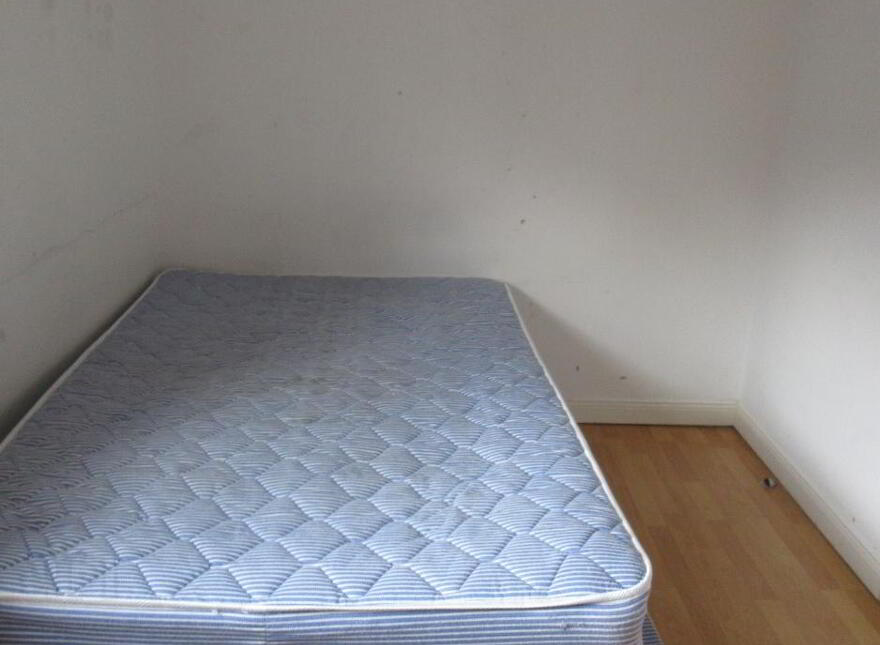 Upstairs Apartment, 16c Rugby Avenue, Belfast, BT7 1RG