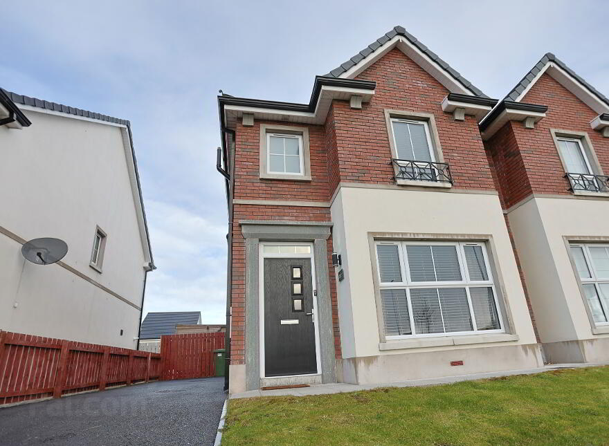 102 Carnreagh Park, Portadown, Craigavon, BT64 3AP photo