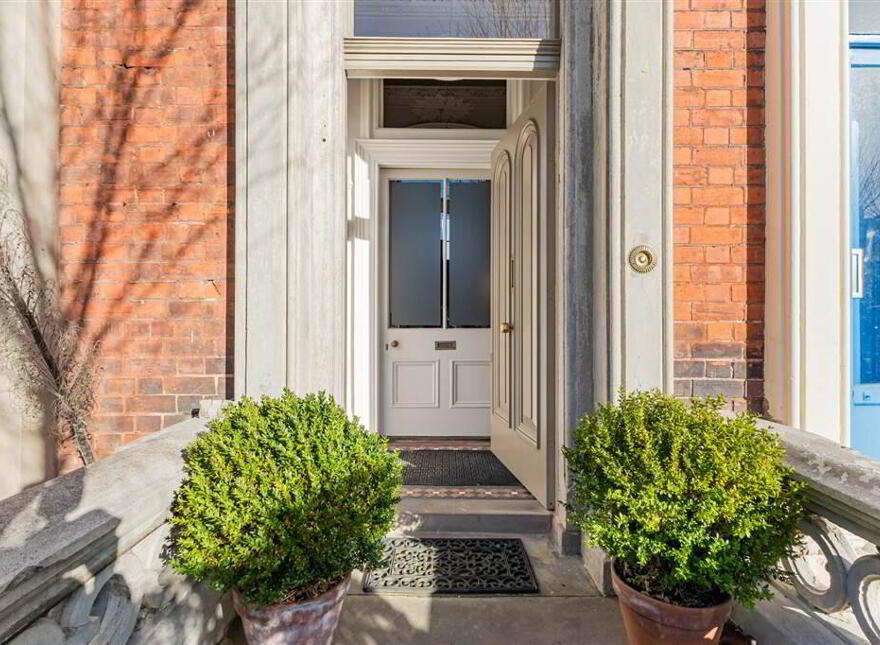 17 College Gardens, Off Malone Road, Belfast, BT9 6BQ
