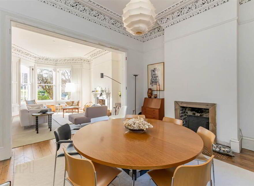 17 College Gardens, Off Malone Road, Belfast, BT9 6BQ