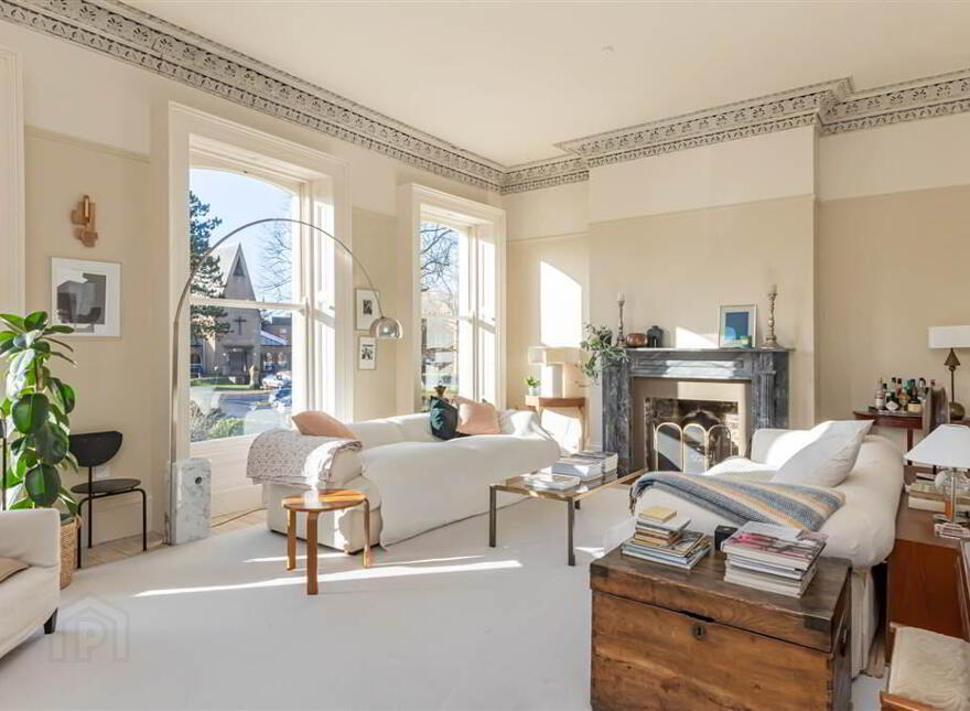 17 College Gardens, Off Malone Road, Belfast, BT9 6BQ