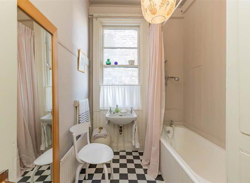 17 College Gardens, Off Malone Road, Belfast, BT9 6BQ
