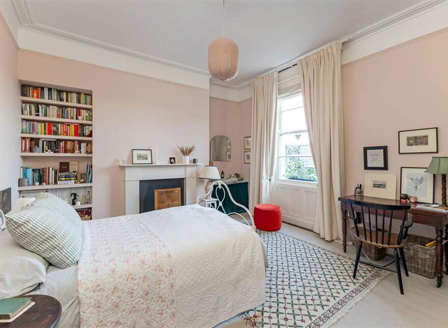 17 College Gardens, Off Malone Road, Belfast, BT9 6BQ