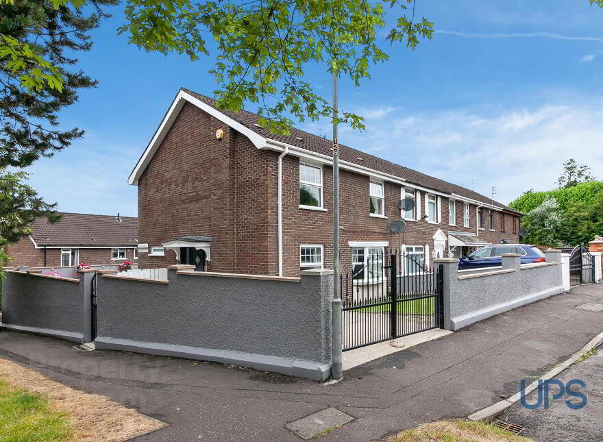 2 Glasvey Rise, Twinbrook, Belfast, BT17 0DZ photo