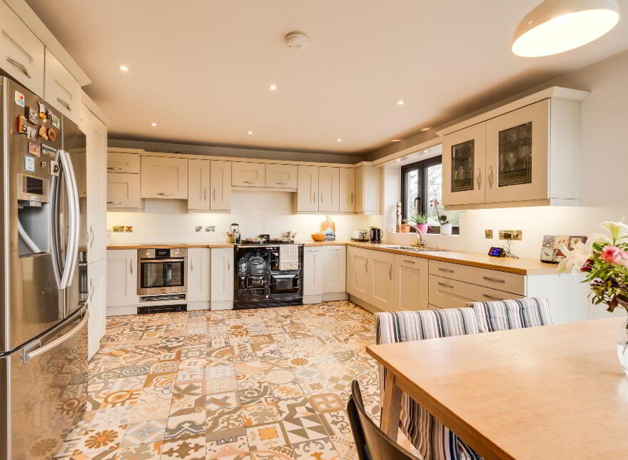 Willoughby Lodge, 5 Willoughby Place, Enniskillen, BT74 7EX