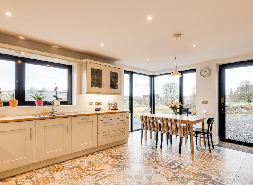 Willoughby Lodge, 5 Willoughby Place, Enniskillen, BT74 7EX
