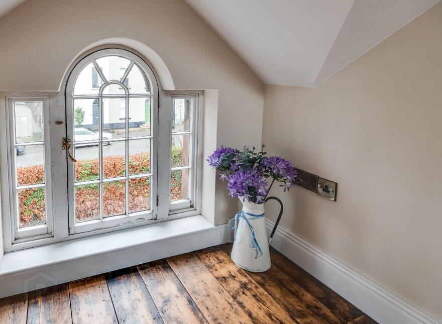 Willoughby Lodge, 5 Willoughby Place, Enniskillen, BT74 7EX