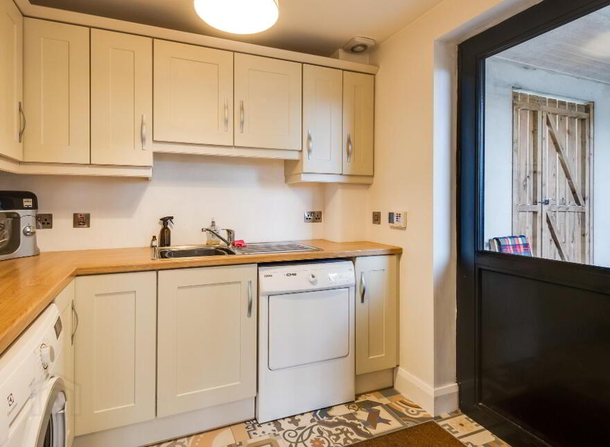 Willoughby Lodge, 5 Willoughby Place, Enniskillen, BT74 7EX