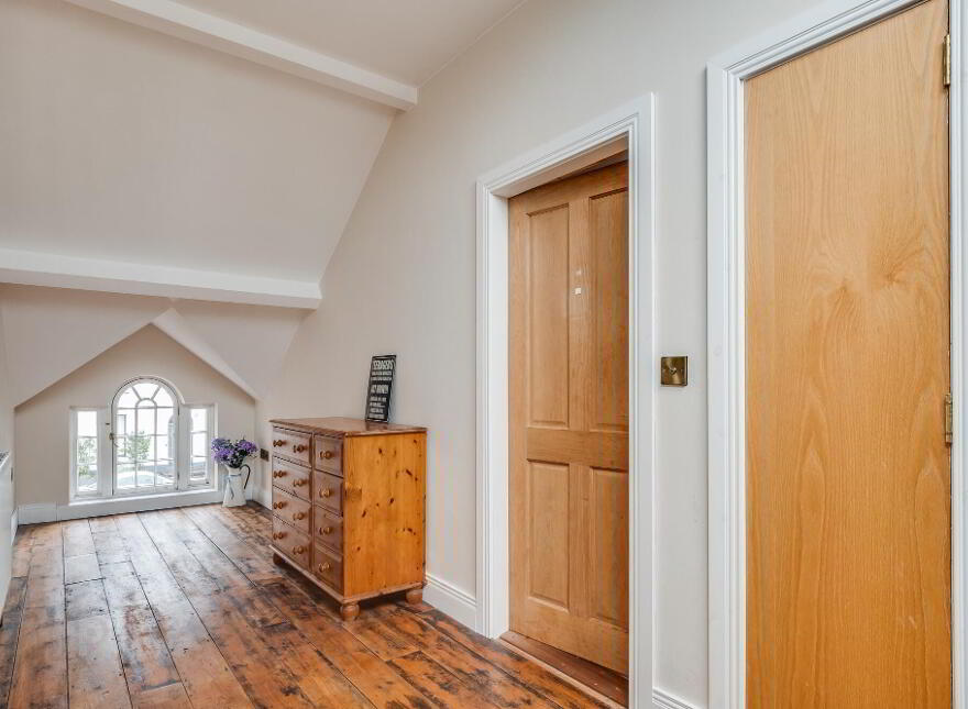 Willoughby Lodge, 5 Willoughby Place, Enniskillen, BT74 7EX